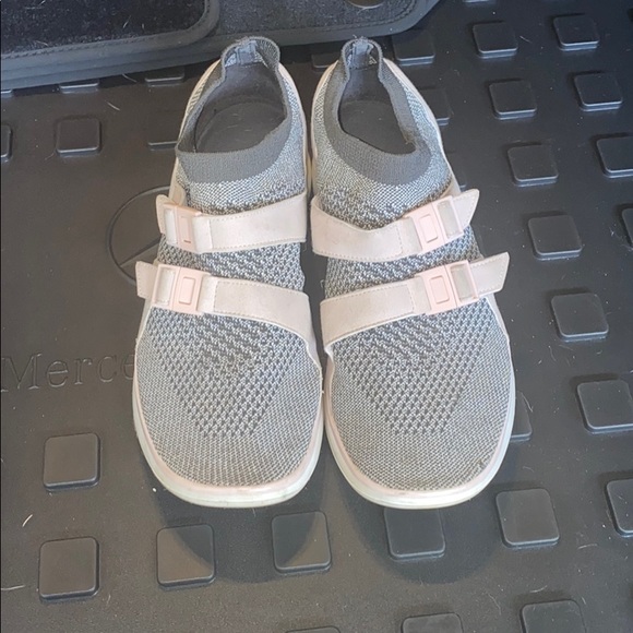 Nike Shoes - Nike SockRacer FlyKnit low top Buckle